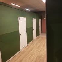 Couloir d'accès aux box